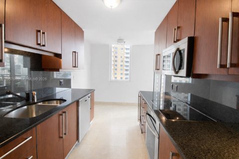 Copropriété à vendre à Miami, Floride: 2 chambres, 144.74 m2 № 2024571 - photo 15