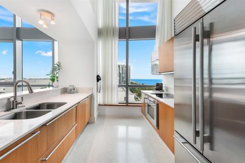 Townhouse in Miami Beach, Florida 2 bedrooms, 168.9 sq.m. № 2022947 - photo 16