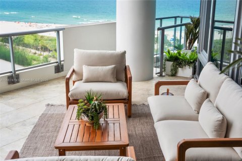 Townhouse in Miami Beach, Florida 2 bedrooms, 168.9 sq.m. № 2022947 - photo 27