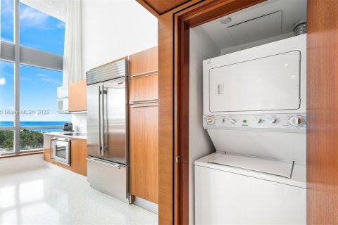 Townhouse in Miami Beach, Florida 2 bedrooms, 168.9 sq.m. № 2022947 - photo 21