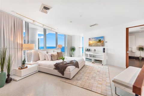 Townhouse in Miami Beach, Florida 2 bedrooms, 168.9 sq.m. № 2022947 - photo 4