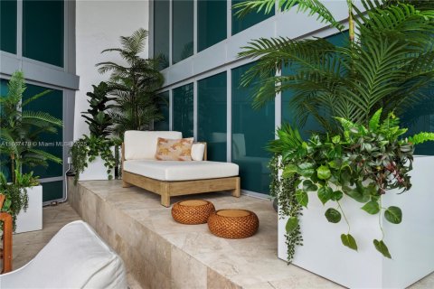Townhouse in Miami Beach, Florida 2 bedrooms, 168.9 sq.m. № 2022947 - photo 29