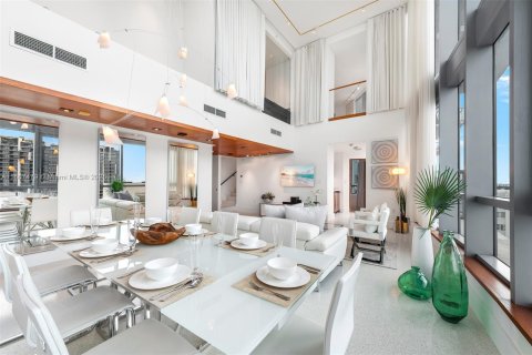 Townhouse in Miami Beach, Florida 2 bedrooms, 168.9 sq.m. № 2022947 - photo 12