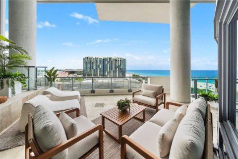 Townhouse in Miami Beach, Florida 2 bedrooms, 168.9 sq.m. № 2022947 - photo 26