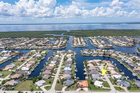Casa en venta en Punta Gorda, Florida, 3 dormitorios, 204.66 m2 № 1359434 - foto 2