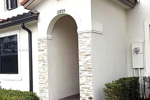 Adosado en alquiler en Homestead, Florida, 3 dormitorios, 123.37 m2 № 2028248 - foto 2
