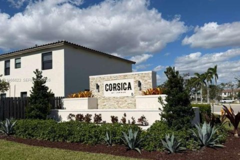 Adosado en Homestead, Florida 3 dormitorios, 123.37 m2 № 2028248