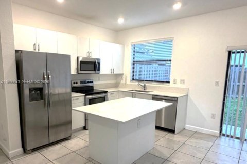 Adosado en alquiler en Homestead, Florida, 3 dormitorios, 123.37 m2 № 2028248 - foto 5