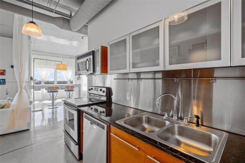 Снять в аренду кондоминиум в Майами, Флорида 2 спальни, 93.83м2, № 1957262 - фото 17