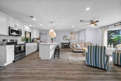 Casa en venta en Venice, Florida, 4 dormitorios, 166.11 m2 № 1900669 - foto 13