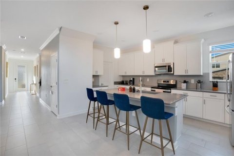 Casa en venta en Davenport, Florida, 5 dormitorios, 286.23 m2 № 1559372 - foto 7