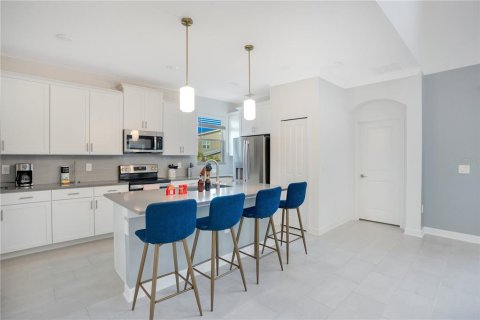 Casa en venta en Davenport, Florida, 5 dormitorios, 286.23 m2 № 1559372 - foto 6