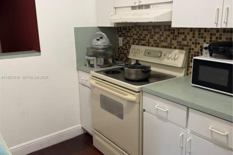 Appartement à louer à Miami, Floride: 2 chambres, 456.34 m2 № 1986009 - photo 3