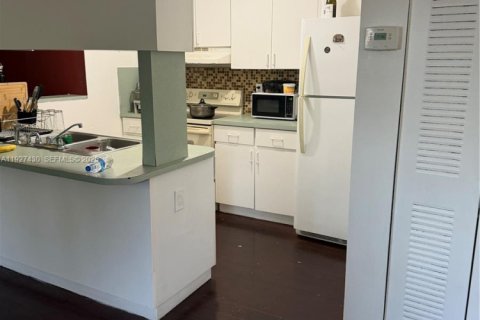 Appartement à louer à Miami, Floride: 2 chambres, 456.34 m2 № 1986009 - photo 5