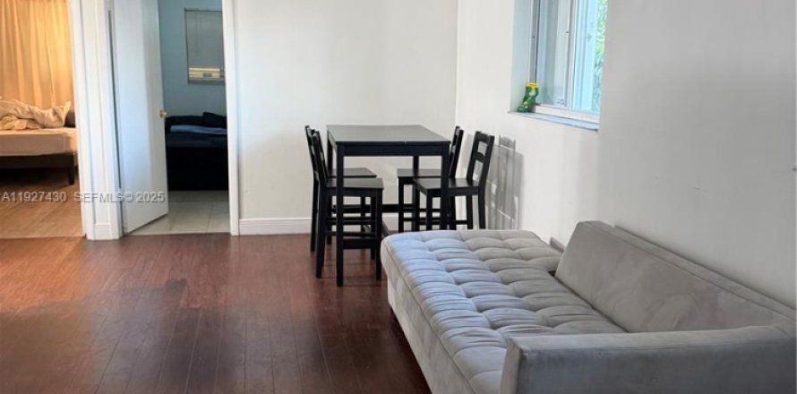 Appartement à Miami, Floride 2 chambres, 456.34 m2 № 1986009