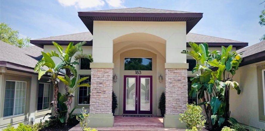 House in DeLand, Florida 5 bedrooms, 428 sq.m. № 1684458