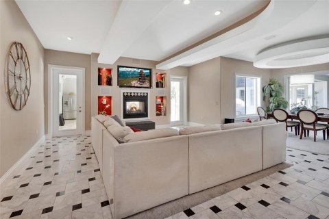 House in DeLand, Florida 5 bedrooms, 428 sq.m. № 1684458 - photo 15