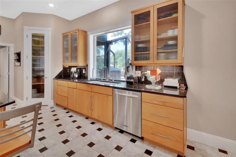 House in DeLand, Florida 5 bedrooms, 428 sq.m. № 1684458 - photo 10