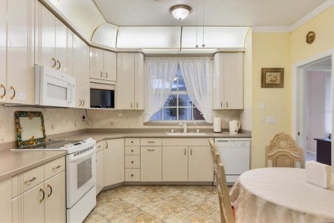 House in North Port, Florida 5 bedrooms, 224.82 sq.m. № 2139012 - photo 22