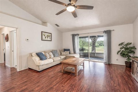 House in Minneola, Florida 3 bedrooms, 165.83 sq.m. № 2348228 - photo 16