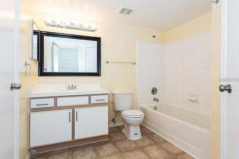Immobilier commercial à vendre à Kissimmee, Floride: 24 chambres, 1115.2 m2 № 2097314 - photo 16