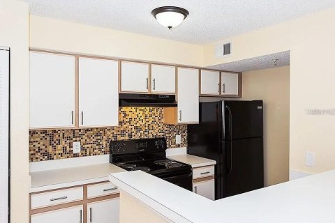 Immobilier commercial à vendre à Kissimmee, Floride: 24 chambres, 1115.2 m2 № 2097314 - photo 11