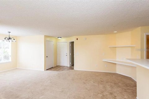 Immobilier commercial à vendre à Kissimmee, Floride: 24 chambres, 1115.2 m2 № 2097314 - photo 17
