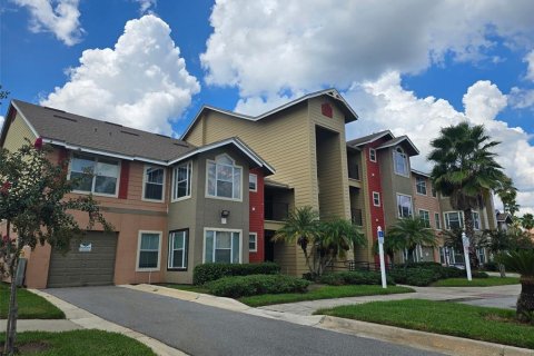 Immobilier commercial à Kissimmee, Floride 24 chambres, 1115.2 m2 № 2097314