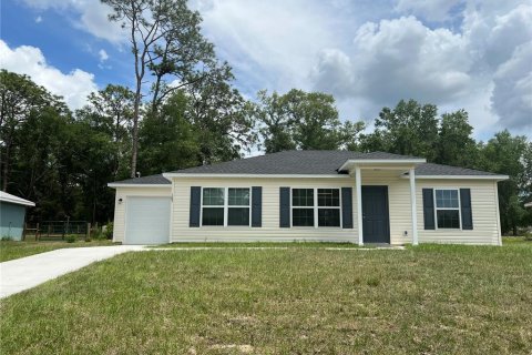 House in Ocklawaha, Florida 3 bedrooms, 109.35 sq.m. № 1903095 - photo 1