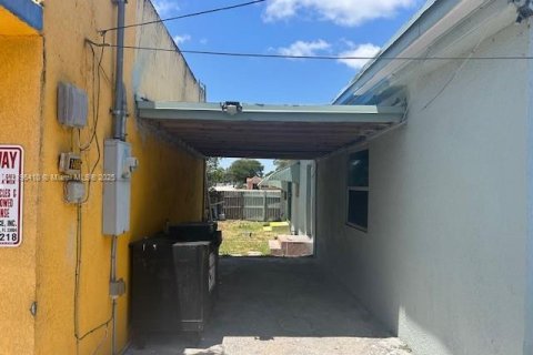 Commercial property in Dania Beach, Florida 446.49 sq.m. № 1696819 - photo 7
