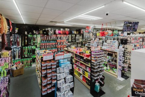 Commercial property in Saint Petersburg, Florida 309.83 sq.m. № 1915910 - photo 20