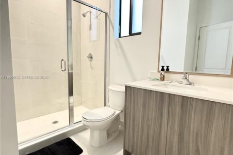 House in Miami, Florida 4 bedrooms, 239.87 sq.m. № 2030699 - photo 16