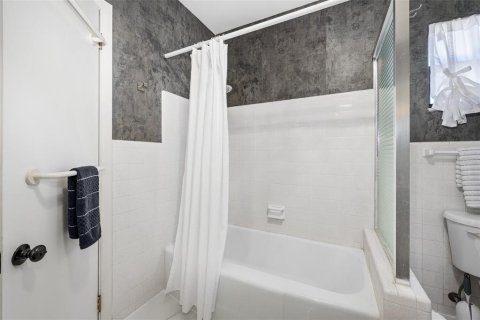 Villa ou maison à vendre à Ormond Beach, Floride: 2 chambres, 191.38 m2 № 2419243 - photo 27