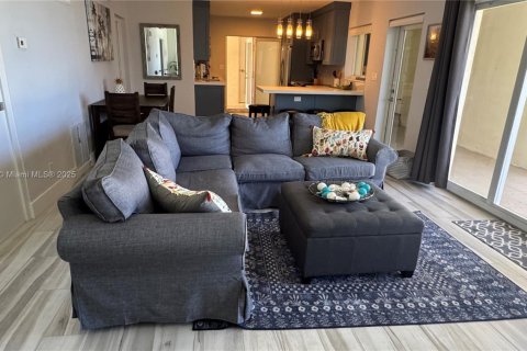 Condo in Hillsboro Beach, Florida, 2 bedrooms  № 1926249 - photo 3