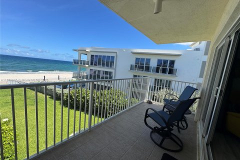 Condo in Hillsboro Beach, Florida, 2 bedrooms  № 1926249 - photo 15