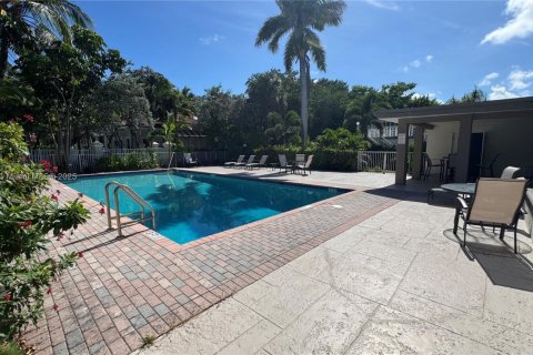 Condo in Hillsboro Beach, Florida, 2 bedrooms  № 1926249 - photo 22