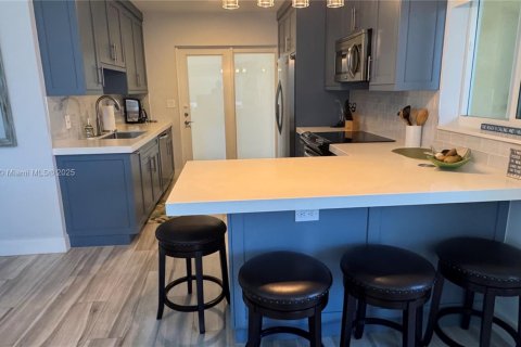 Condo in Hillsboro Beach, Florida, 2 bedrooms  № 1926249 - photo 4