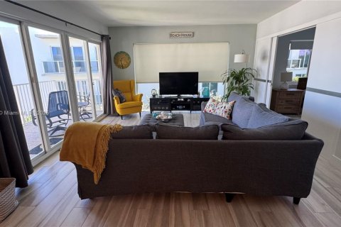 Condo in Hillsboro Beach, Florida, 2 bedrooms  № 1926249 - photo 14