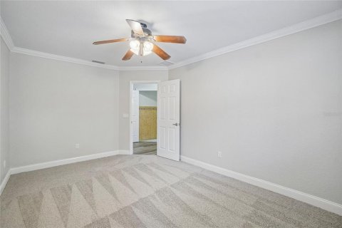 House in New Port Richey, Florida 5 bedrooms, 250.09 sq.m. № 2227778 - photo 28