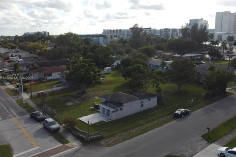 Commercial property in Dania Beach, Florida № 1863865 - photo 12