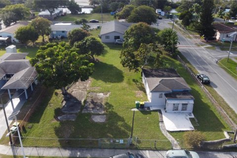 Commercial property in Dania Beach, Florida № 1863865 - photo 11