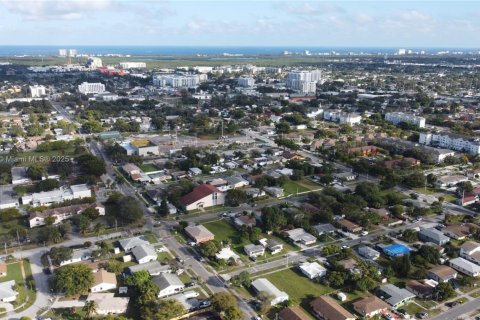 Commercial property in Dania Beach, Florida № 1863865 - photo 22
