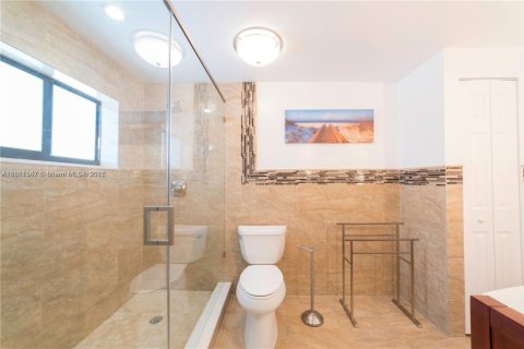 Appartement à louer à Coral Gables, Floride: 2 chambres, 84.54 m2 № 1889501 - photo 7