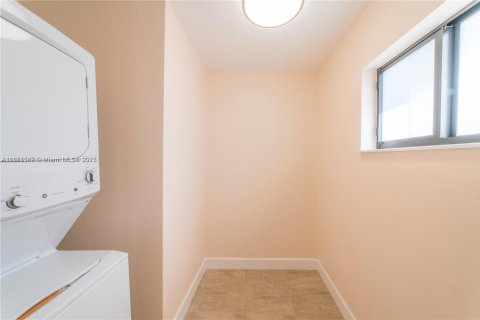 Appartement à louer à Coral Gables, Floride: 2 chambres, 84.54 m2 № 1889501 - photo 8