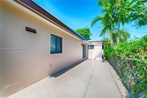 Appartement à louer à Coral Gables, Floride: 2 chambres, 84.54 m2 № 1889501 - photo 9