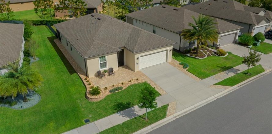 House in Ocala, Florida 2 bedrooms, 175.68 sq.m. № 1911644