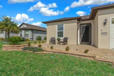 House in Ocala, Florida 2 bedrooms, 175.68 sq.m. № 1911644 - photo 6