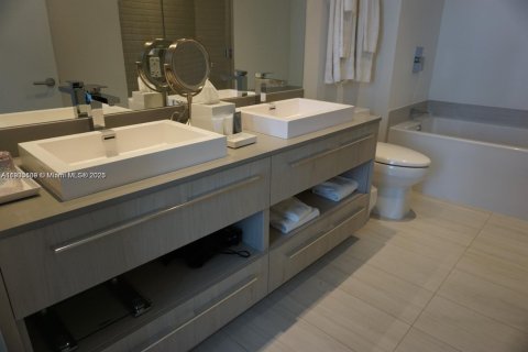 Condominio en venta en Hollywood, Florida, 2 dormitorios, 100.61 m2 № 2081846 - foto 8