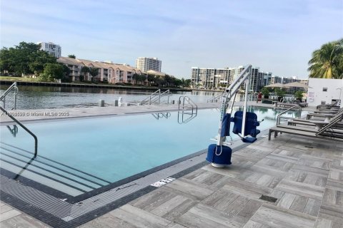 Condominio en venta en Hollywood, Florida, 2 dormitorios, 100.61 m2 № 2081846 - foto 28