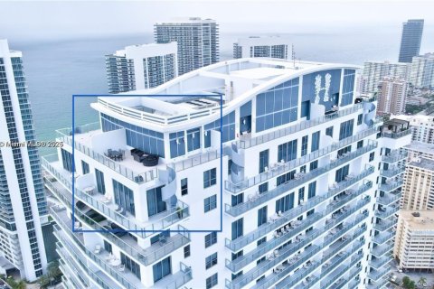 Condominio en venta en Hollywood, Florida, 2 dormitorios, 100.61 m2 № 2081846 - foto 5